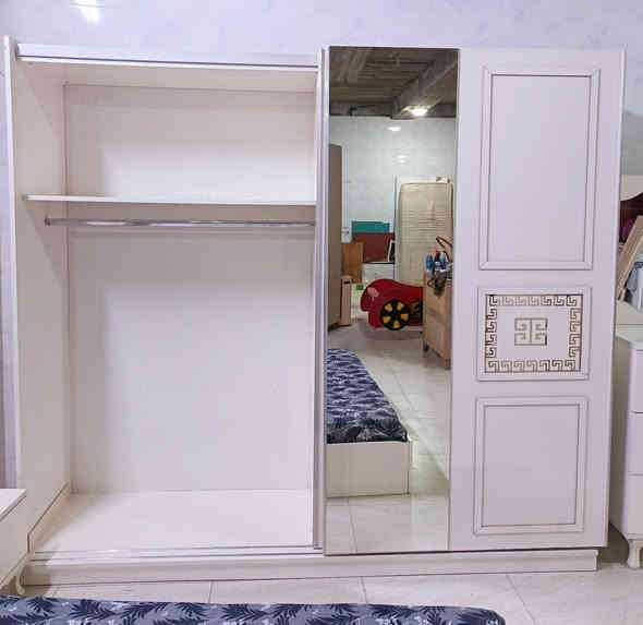 تاقم نوستن 
5 پارچە
بێعەیب
نرخی 230 هە زار
***********
سلێمانی السليمانية
