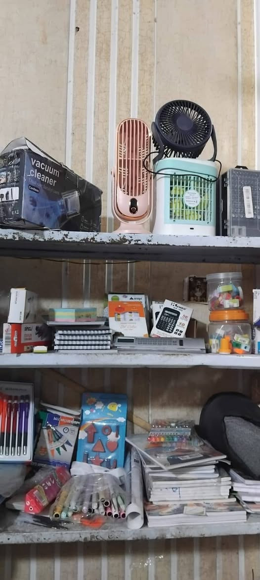 محتويات المكتبه المحل للبيع لعدم التفرغ بغداد الاتصال ***********المحتويات جهاز استنساخ أغراض امزون جديد السعر مليونين وبيها مجال رجاء لحد يكسر بالسعر بغداد الحريه الثانيه فرع دائرة الكهرباء سوك الثانيه
