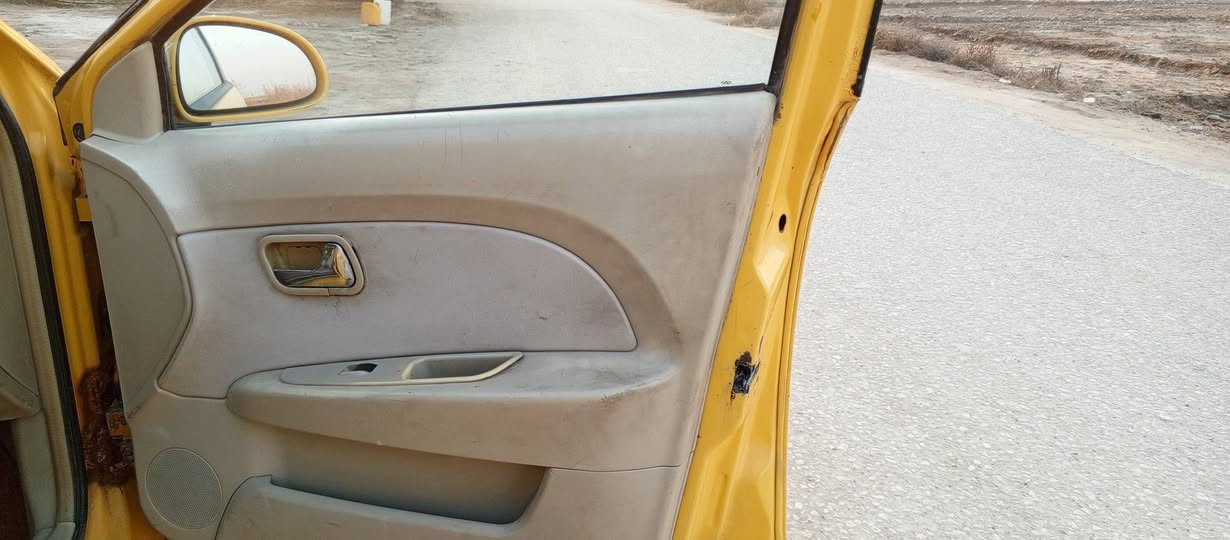 سلام عليكم
سياره شيري فلاوين.مديل 11
رقم مثنئ نكليزي. سنويه اله 30
السياره كير مكينه شرط بل كارتون
كيره جديد كلاج جديد باتري جديد
عدادات كله شغاله كيج بانزين كيلو متر 
توهه داخاله هزه
مصقره هيه وغرامات ربع ماعليهه
سياره مكفوله من ضربه وال تبديل
كهربايات كله شغاله. اي نقص مابيهه
تخم تاير جديد
دواخل جلد بلاد جام كهرباي 4
يشتغلن. تقفيل سنتر الوك. 
سياره خير من الله تاخذه ماذب عليهه ربع
مكاني رميثه
السعر 26وبيه مجال بصيط. اله شراي
ستفسار ***********
