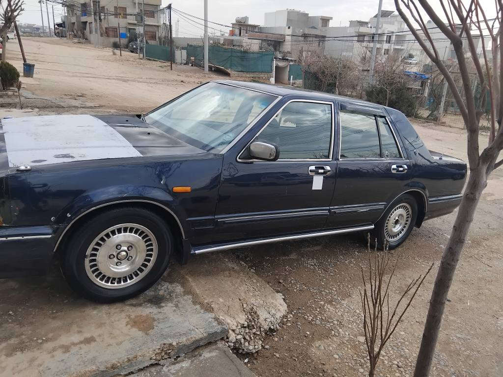 نیسان سدریک بۆ فرۆشتن 2001 ئاڕمی پلاستیکی سلێیمانی ئاڕمو ئە وە لیات موسو بڕاوە ی بە شە رت گێڕو مە کینە و ساردیو گە رمی بێعە یب ماڵی دۆستە نرخی 30گڵاو معامە لە  *********** لە سلێیمانیم السليمانية, العراق
