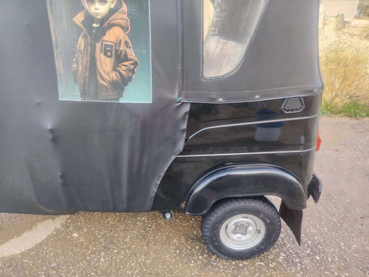 السلام عليكم تكتك للبيع موديل ٢٣ كفاله عامه اوراق المرتظئ احولك وصل يم صادق وخالد السعر ٩و٥٠٠ مكاني الهاشميه الشراي يجي خاص ويتدلل رقم ***********
