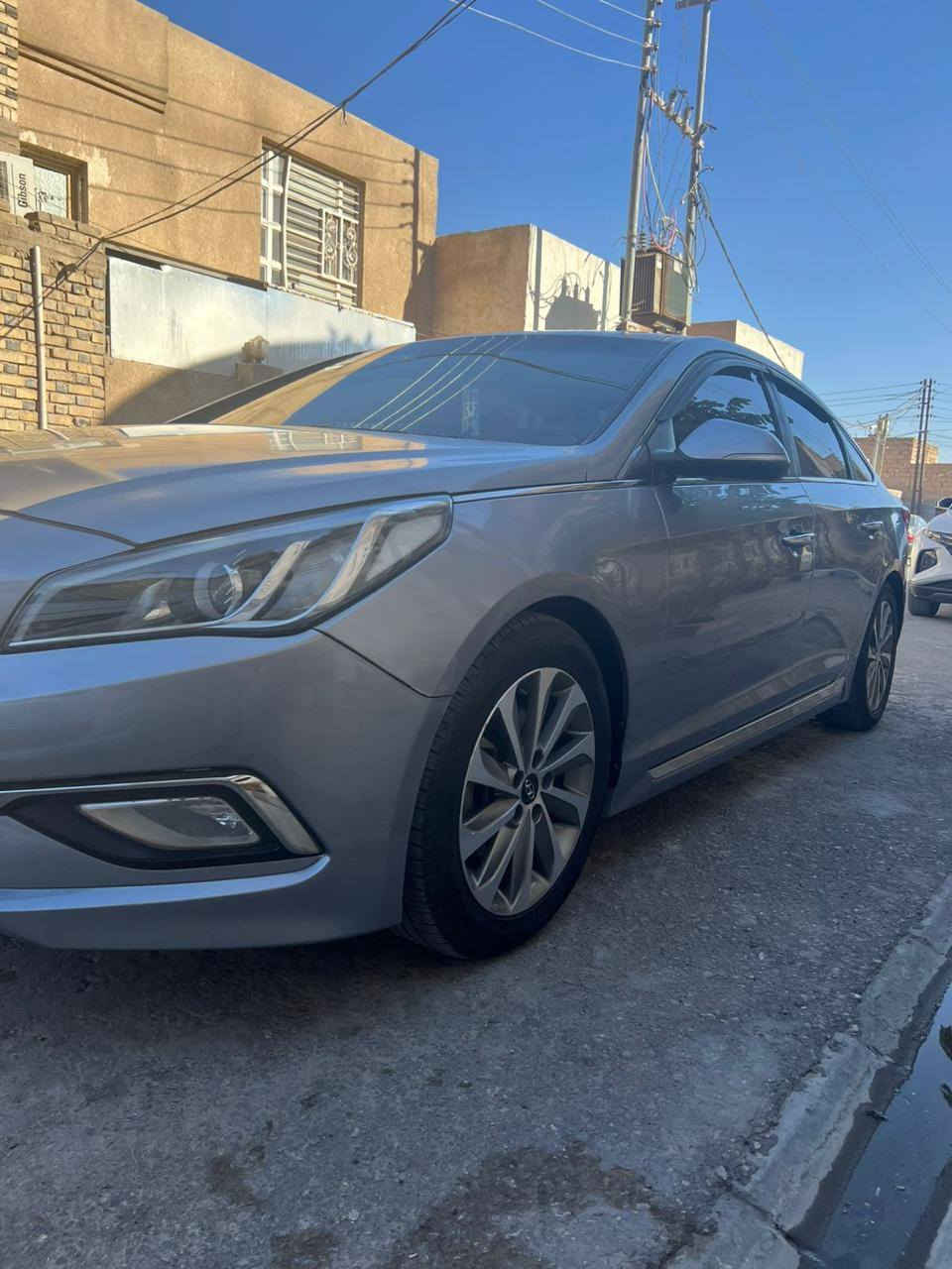 السلام عليكم
سوناتا 2015 سياره ماشيه 100 الف فول بصمه رادارات تبريد بيانو شاشه جبيره تدفئه كشنات سياره حداديه جيديه اللّٰـه شاهد ما صار شهر مـن بدلتها كلها نفضتها نفض سياره ترايك شرط سياره برغي متفتح بغداد دولي بأسمي (مكاني نجف) السعر (125) الاتصال 
***********
