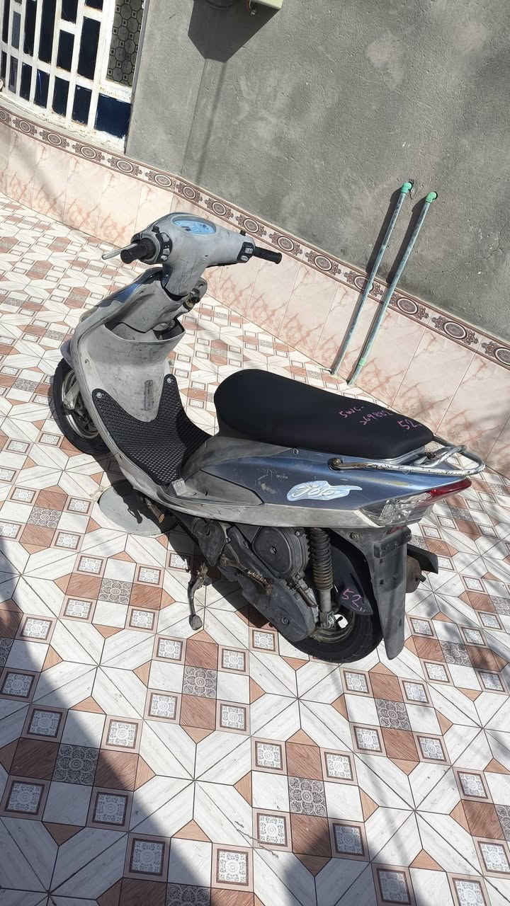 سلام عليكم ماكس منغولي حاويه صارلها سبوع نازله.
دراجه سلف هندر. مكينه مكفوله برغي مامفتوح. بيها
اشاير لايت عالي ناصي دبلات امامي وخلفي بريك امامي وخلفي قفل صندوق قفل سكان كيج بانزين /كيج كيلو متر دراجه كفاله عامه وكله ختم واحد وي لمكينه
المكان البصره قضاء المدينه 
الاستفسار ***********
