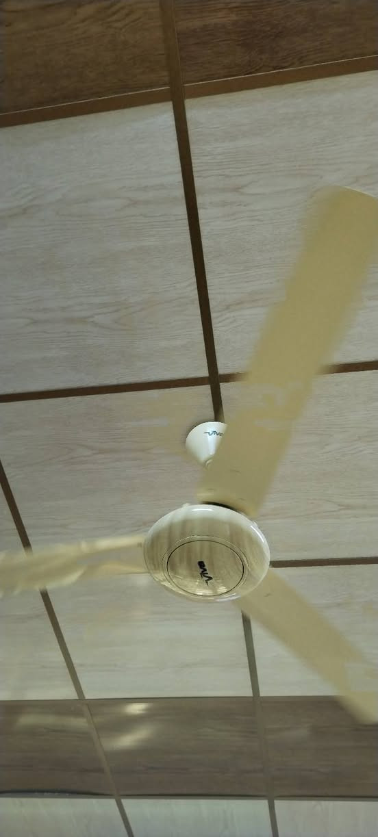 مروحة للبیع عدد ثلاثة

موبایل ***********
