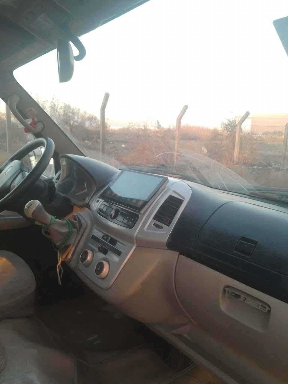 جنبي موديل 14 مكفوله كفاله عامه مكينه كير اكسن 
كشر مكفول رقم بغداد انكليزي بسمي السعر 85 /
*********** مكان السياره بغداد الشعله
