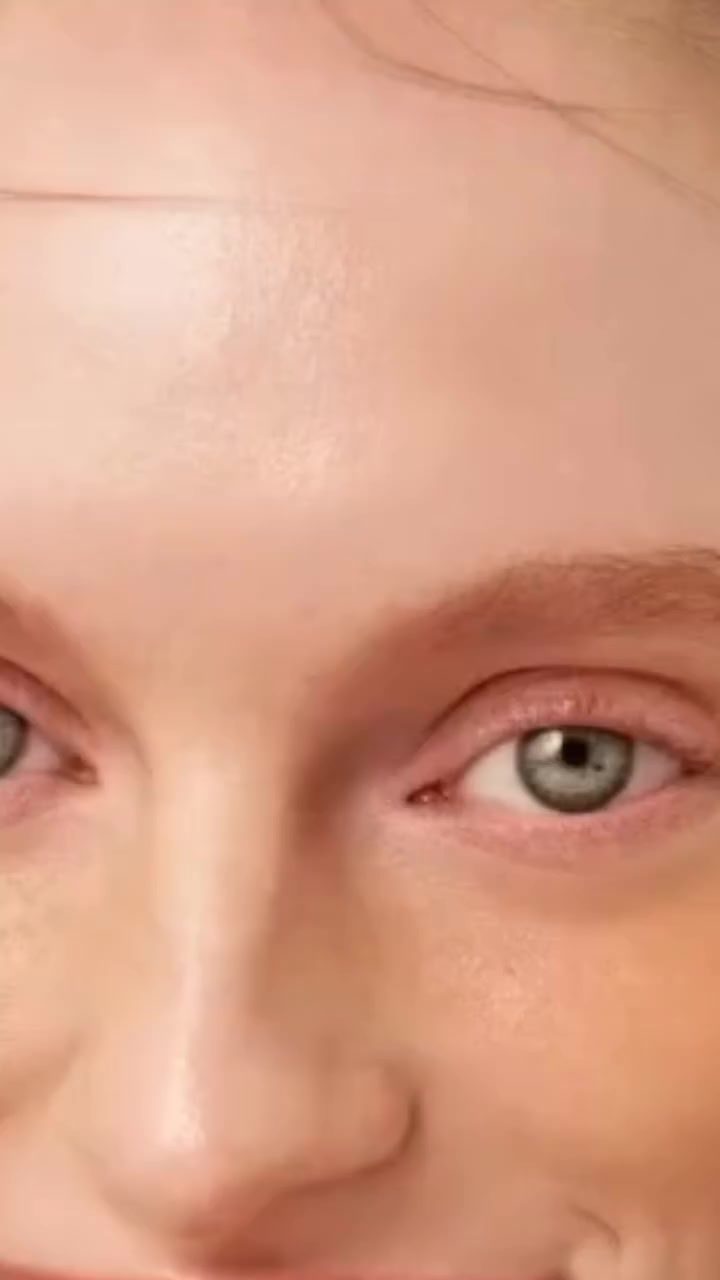 سيروم التصبغات من ايكوال بيري الاصفر💛
مصمم لمحاربة البقع الداكنة وفرط التصبغ، يحتوي على مكونات فعالة مثل:
· النياسيناميد: يمنع انتقال الصبغة الداكنة إلى سطح الجلد.
#ايكوال #بيري #سيروم #فيتامين #سي #تفتيحش


**إذا كنت صاحب هذا الإعلان وتريد حذفه لأي سبب، رجاءا أرسل رسالة إلى الدعم الفني**