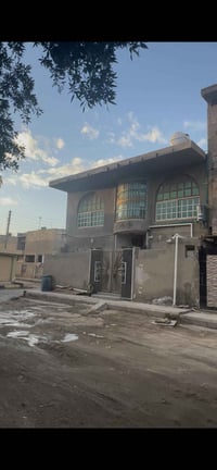 حي العسكري • بيت ١٠٠م • ٣ غرف