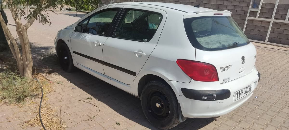 السلام عليكم..
بيجو 307 2006 جاهزة ادامة كامله كير ومحرك  جديد خير من الله بالشرط منظومة تبريد  ثلج  رقم بغداد مشروع وطني بسمي شرط التحويل سنويتها تنتهي 2029 وبيها بطاقه بنزين مكانها كركوك طالب عليها 50 وبيها مجال بسيط للإستفسار الاتصال على الرقم ***********
