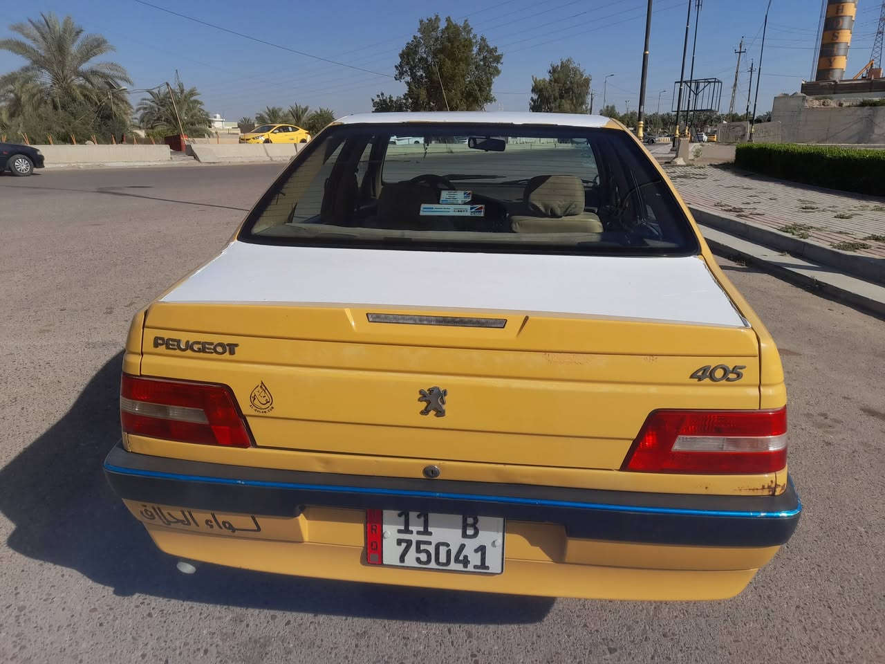 السلام عليكم بيجو لميس ١٢بلاديه مصفره هيئه وغرامات سياره كاعده خير من الله نقصها بطاين بوب السعر ٣٧وبيها مجال مكاني بغداد الرقم ***********تبريد ثلج تخم تاير باتري جديد سلف جديد داينمو  جديد مكفوله من اي عيب شرعي سياره بأسمي غير متواجد ع النت
