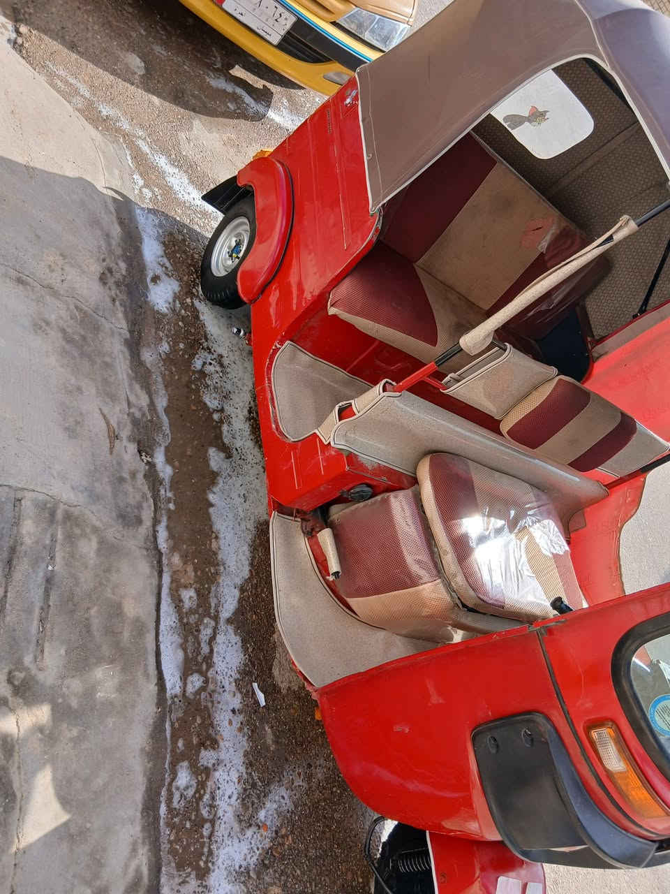 السلام عليكم تكتك للبيع تكتك خير من يم الله جاهزه لشارع مديل 18طالعه بشهر 12شرط النعومه خياس مابيه وشراي يجي يكلب  ***********
