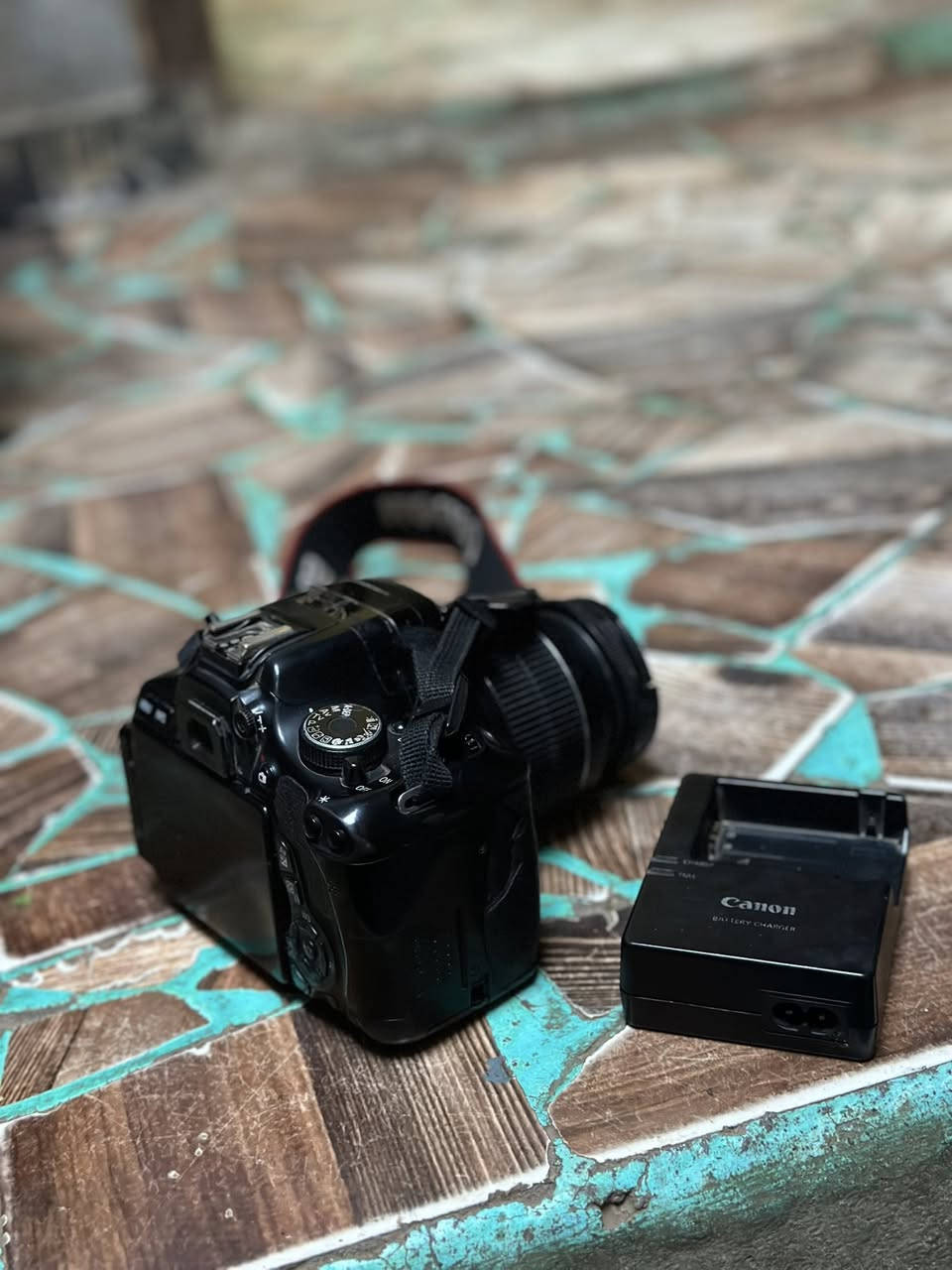 كانون 600D للبدال بكانون 700D  الكاميره شطر 50 الحاله موضحه فالصوره ومعها حزام ومعها فلاش 650 للبدال ب ٧٠٠ مش للبيع حته لو شطر عالي او مع دفع الفرق وحاله كويسه


**إذا كنت صاحب هذا الإعلان وتريد حذفه لأي سبب، رجاءا أرسل رسالة إلى الدعم الفني**