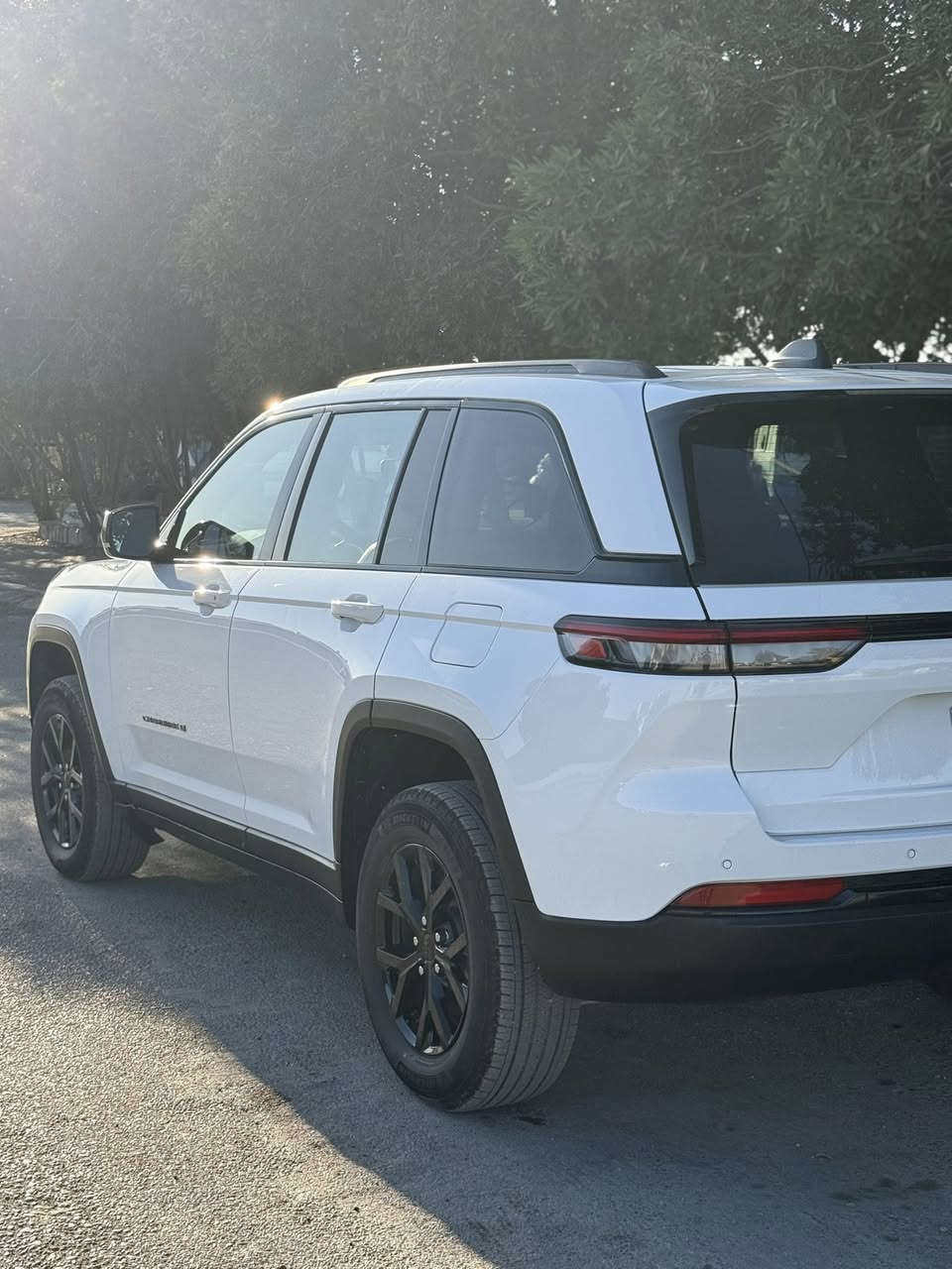 جيب كراند شيروكي بلاك  توب ٢٠٢٤
وارد امريكي حادثها بجم ٣ قطع صبغ رقم بغداد السياره داخله كتاب شهداء بيها وكاله عامه السياره جاهزه مابيها نقص ماشيه ١٨ الف 
سعر ٢٦٥ $

للاستفسار / ***********
