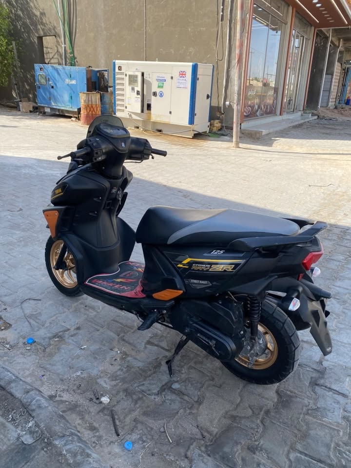 سلام عليكم دراجه ZR للبيع موديل 23 محدث بجمه 24 دراجه ماشيه 24 بس سلف مرات ما تشتغل سعر 1500 مكاني رميثه ***********
