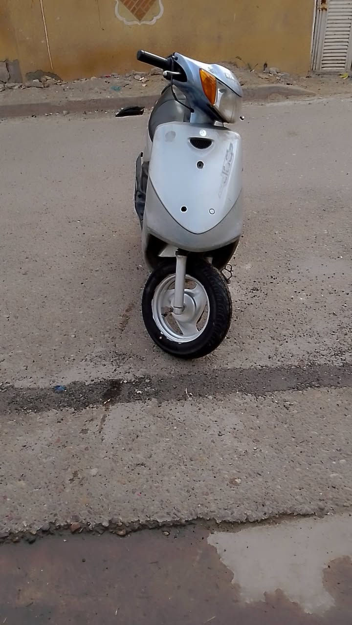 للبيع ماكس سرعة 120 سعرها 300 وبيها مجال رقمي ***********
دراجة شغالة من كلشي جاهزه دراجة جديده خير من الله 
مكاني بغداد قضاء المحمودية حي الشهداء
