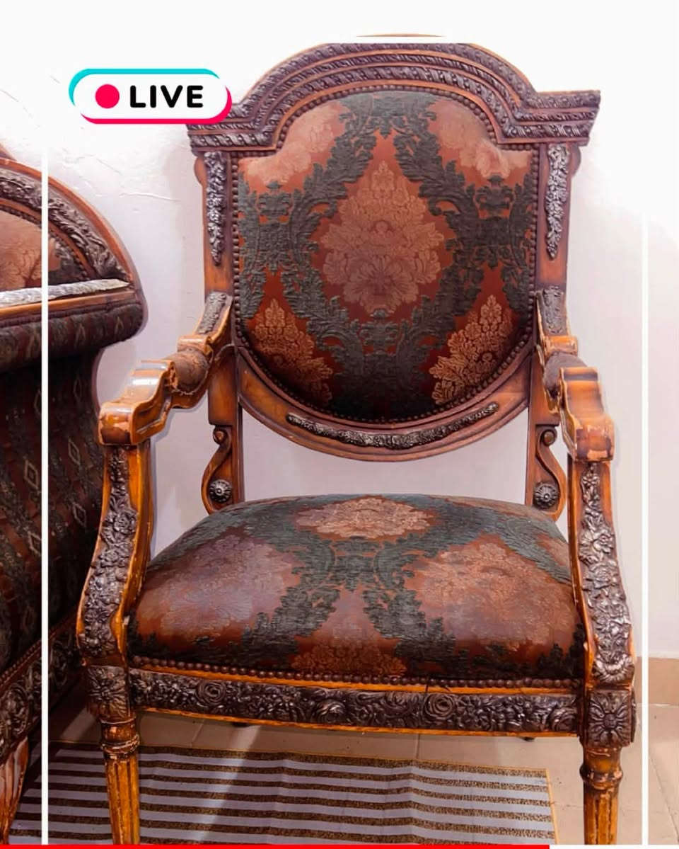 طخم تركي ملكي خشب زان 10 مقاعد مكاني اربيل سعر 80000 ثمنميه الف اخوان طخم كلش قوي وأسعارهن ماخذه بهذاك الوكت ب 45 ورقه وليعرف بيهن يعرف شنو هاذ الطخم للاستفسار ***********

