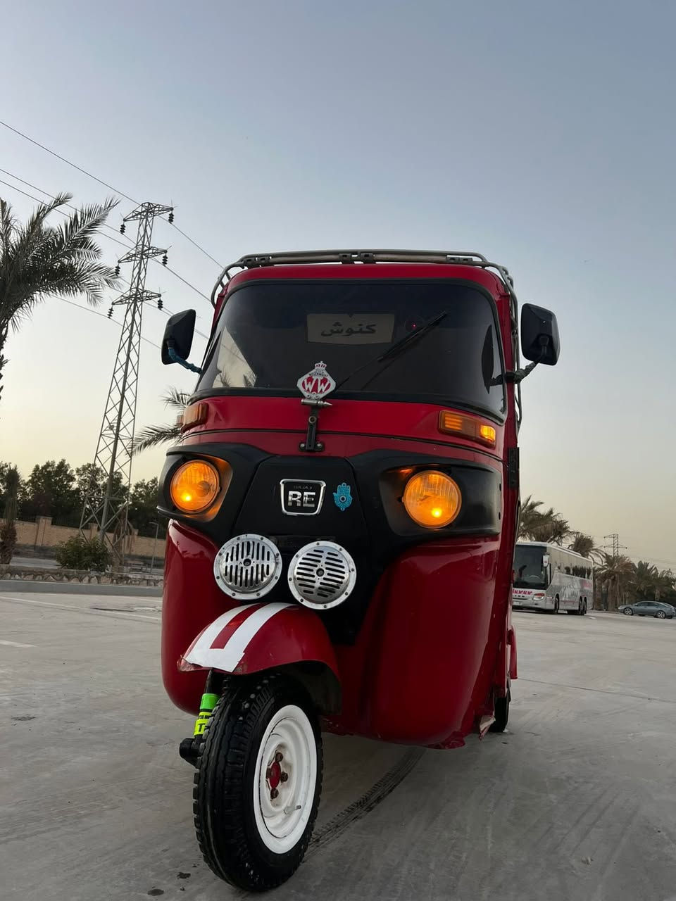 سلام عليكم تك تك موديل 2022 شهر 11 كنر (مضلع) بيها شبر بصفحه وشبر بلغد محرك خير من الله شلعه اشك الكاع تجي وشوف بعينك ماناقصها برغي تأخذها كبل لشارع متخسر عليها ولا ربع سنويه باسم راعيها وراعيها موجود ثاني يوم يداور السعر ب8800 وبيها مجال حك الجية وبخدمتكم

***********
