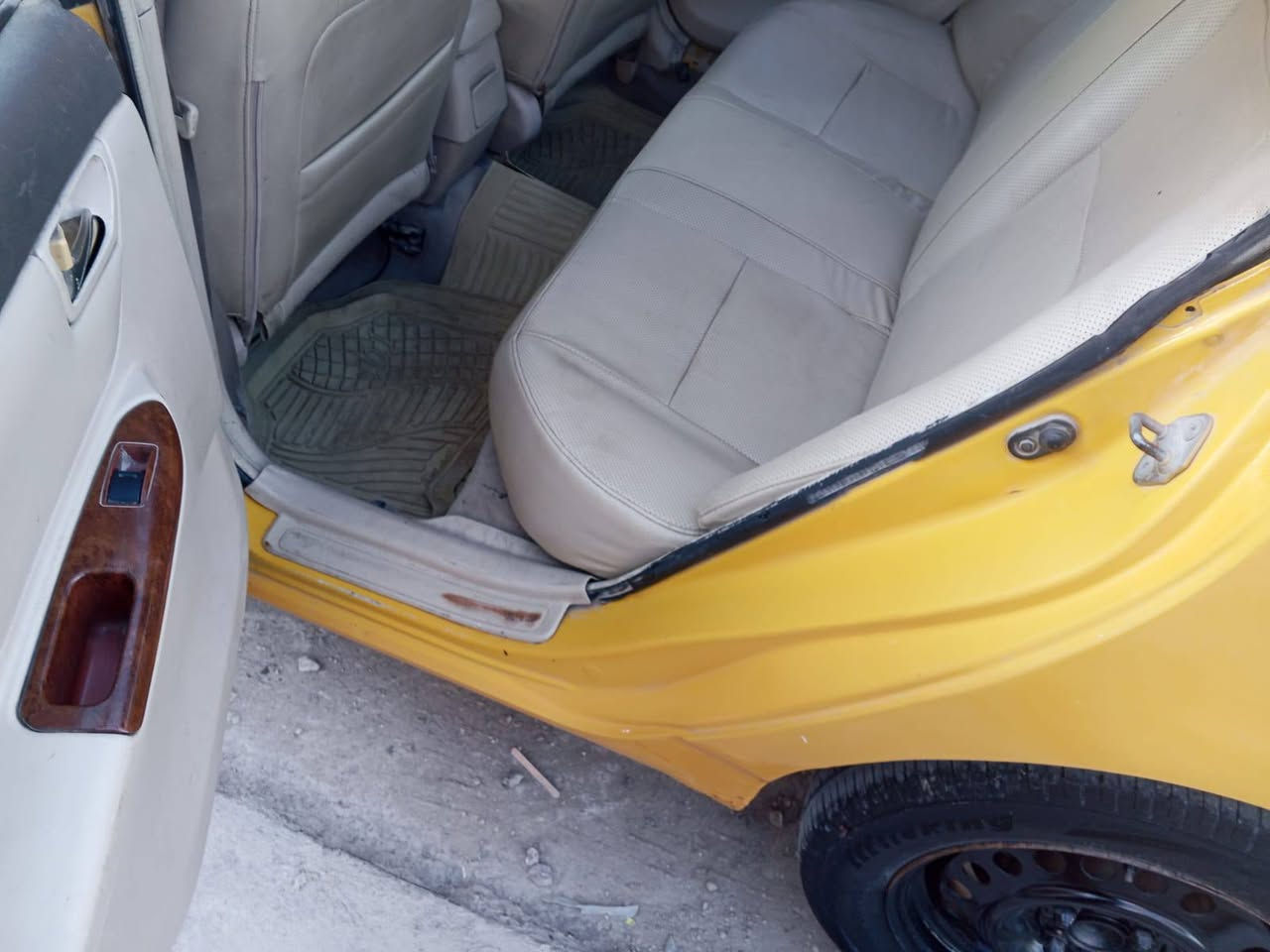 بيوايدي للبيع مديل 2011 رقم بغداد بسمي مكينه كير جدد مصبوغه حزام اثر جراد صدر خلفي امامي جديد العنوان بغداد العبيدي السعر 38 وبيها مجال ***********
