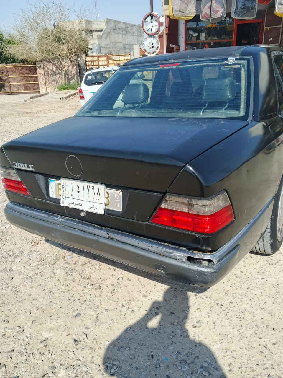 مگلف بل نشر مارسدس دب خير من اللة موديل ١٩٩١ مگينة بطة  جديدة بسم صاحب السيارة للستفسار***********
