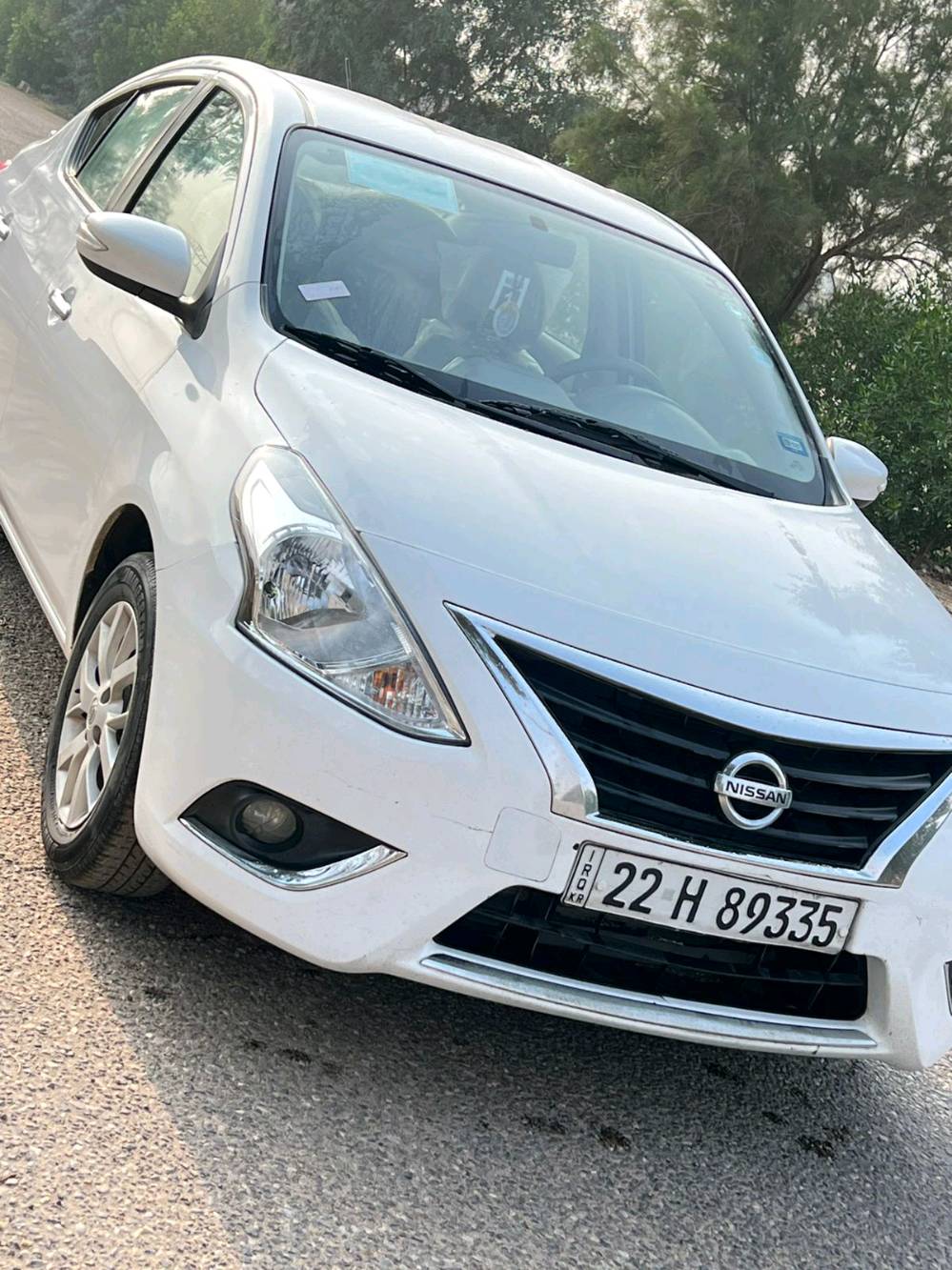 نيسان سني 2024 مكفوله ما عدى شخط بالجاملغ موضح بالصوره اما الباقي مكفول حتى من البارد 
السياره جاهزه وخير من الله 
موصفاتها معروفه 
دواخل بيجي 
شاشه 
كامره 
تحكمات استيرن 
العنوان البصره 
السعر 120 وبيها مجال للشراي 