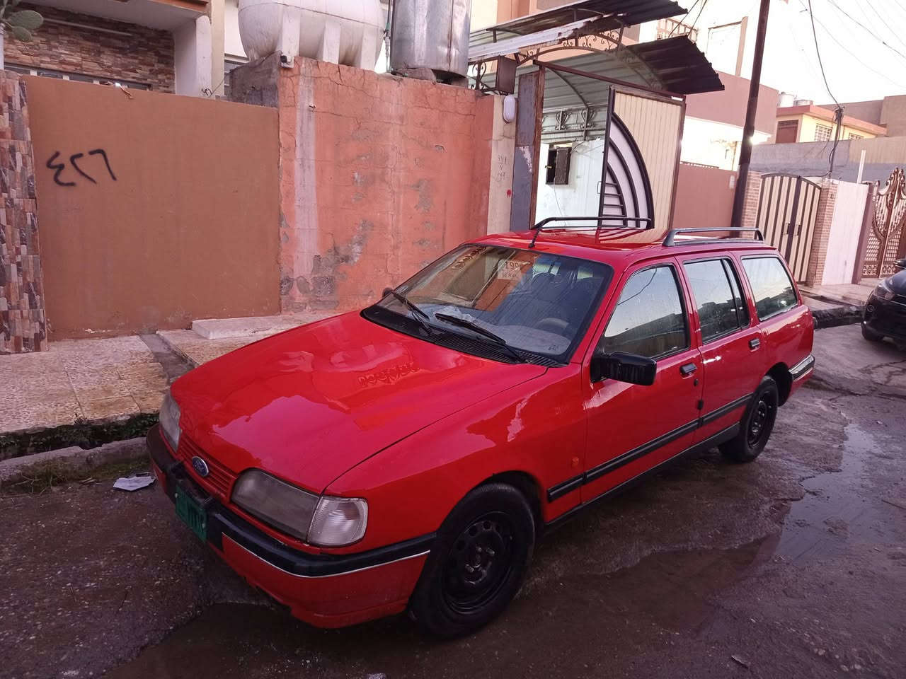 ‏‪لبيع فورد 
سعر 20 بيها مجال 
موديل 1992
 خمسه تيرات جديد 
طخم جديد 
 كير محرك شرط 
شرط  تحويل 
***********
 ‏‪0776 887 0925‬‏
