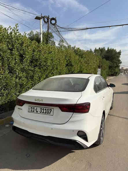 السلام عليكم
سيراتو 2024
محرك 2000 
ماشية 40 الف كم 
مكفولة كفالة عامة 
فول مواصفات :
سلايت( فتحة) /ويل كب / تبريد قطعتين / مري شفط / تحكمات وبعد بيها هواي مواصفات 
رقم بغداد تحويل مباشر 
مكاني بغداد جانب الكرخ قرب تقاطع درويش 
*********** السعر 192
