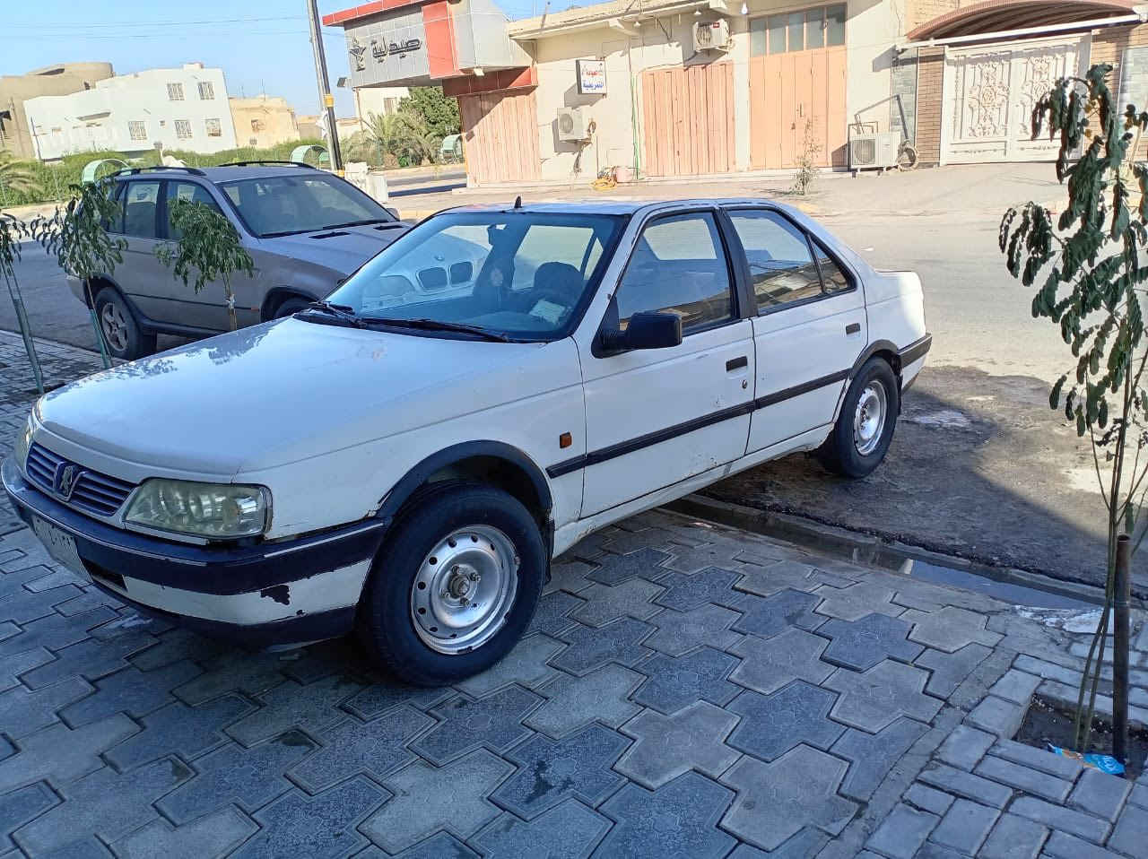 بيجو روى ٢٠٠٩  مكينه جديدة سياره خدميه رقم بابل مشروع وطني مالكها بالسماوه  كير النمره الثانيه يفلت كهربائيات شغاله كلها سعرها ١٧ مكانها السماوه ***********
