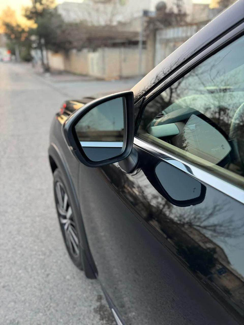 السلام عليكم ورحمة الله وبركاته

🚘 للبيع | نيسان باتفندر بلاتينيوم 2023📍 الموقع: بغداد – القادسية📍 رقم السليمانية

⭐ أعلى فئة (Platinum) – مواصفات كاملة

✅ دفع رباعي (4WD)✅ 5 مودات قيادة✅ سقف بانوراما كامل✅ داخلية جلد قرميدي فاخر✅ كاميرات 360 درجة✅ شاشة عرض على الزجاج الأمامي (Head-Up Display)✅ بصمة تشغيل✅ بصمات أبواب✅ تشغيل عن بُعد✅ تبريد المقاعد الأمامية✅ جميع مواصفات البلاتينيوم الكاملة

📌 حالة السيارة:• الممشى: 24,000 ميل فقط• تبديل: باب واحد• الضرر السابق: باب خلفي فقط• الأيربكات: سليمة 100%• صور الحادث والسونار متوفرة للمشتري الجاد

💰 السعر: 270 ورقة وقابل للتفاوض بالمعقول

🚗 السيارة نظيفة جداً، استخدام خفيف، جاهزة للفحص بأي مكان يتم الاتفاق عليه.

📞 للاستفسار:0774045065 بغداد, العراق


**إذا كنت صاحب هذا الإعلان وتريد حذفه لأي سبب، رجاءا أرسل رسالة إلى الدعم الفني**