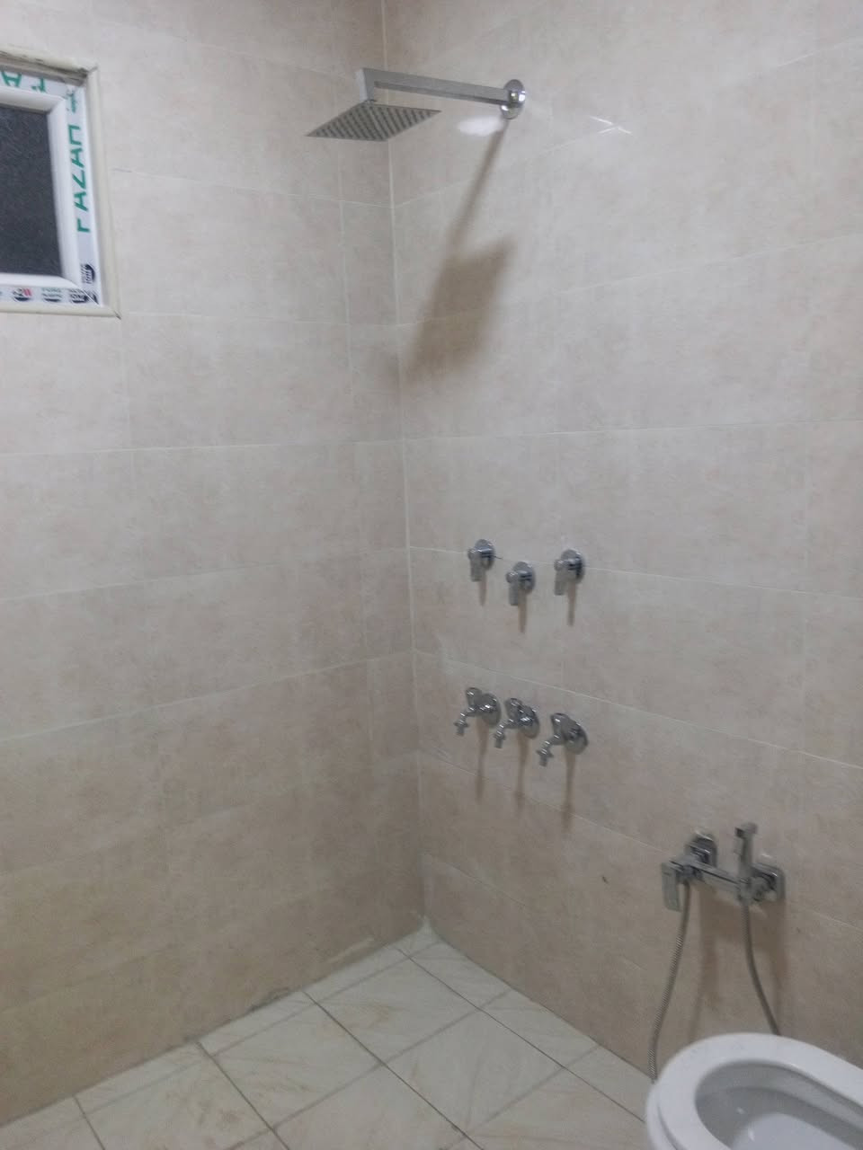 بيت للبيع الدوره حي دجله زراعي قرب ماركت الساعه مساحت 100م3غرف نوم 2حمامات مطبخ وصاله زيرو كامل من كل النواحي ***********

