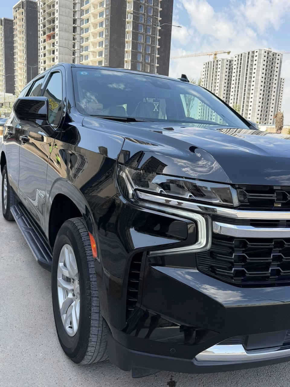 🔥 للبيع – تاهو 2023 LS بحالة ممتازة 🔥
🚗 النوع: شفروليه تاهو  
📅 الموديل: 2023  
⚙️ الفئة: LS  

✨ المواصفات:
- محرك قوي V8 سعة 5.3 لتر  
- قير أوتوماتيك 10 سرعات  
- نظام دفع (حدد: خلفي / رباعي)  
- شاشة معلومات وترفيه حديثة  
- Apple CarPlay & Android Auto  
- كاميرا خلفية + حساسات  
- مثبت سرعة  
- تشغيل بصمة + ريموت ستارت  
- مكيف ثلج (أمامي وخلفي)  
- كراسي قماش مريحة  
- عدد الركاب: 7-8 أشخاص  
- نظام أمان عالي (وسائد هوائية + نظام ثبات)  

📏 الممشى: (43000 كيلو )  
🛢️ صبغ: (وكالة )  
🔧 الحالة: (ممتازة / شبه جديدة)  

💰 السعر: ( 475$ )   

📍 الموقع: (بغداد _ حي الجهاد )  
📞 للتواصل: (***********)

📸 السيارة نظيفة جداً وما تحتاج أي مصروف، جاهزة للاستخدام مباشرة  

🚨 ملاحظة: الرجاء التواصل للجادين فقط
