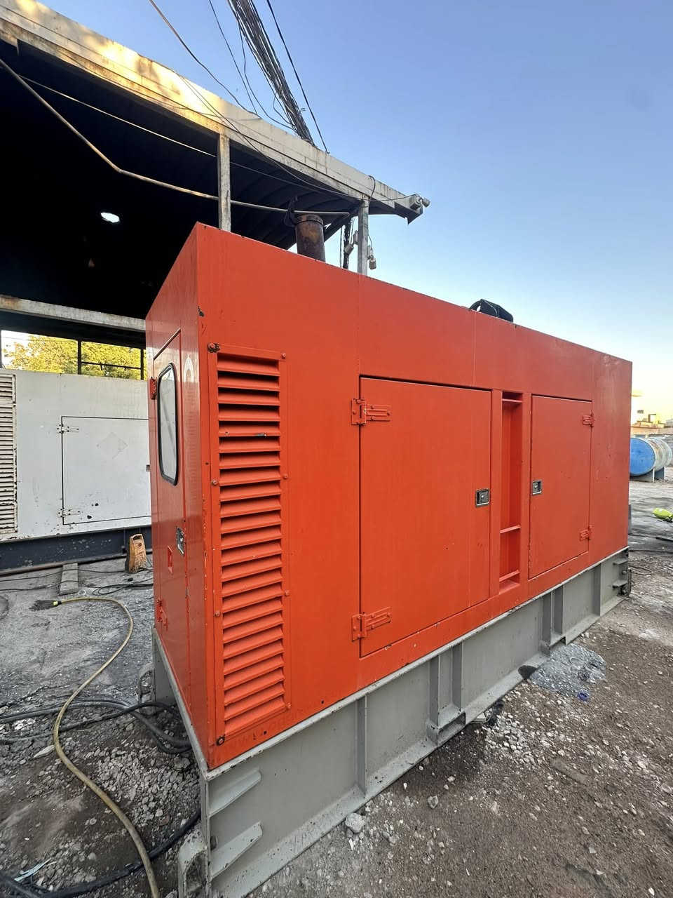 سلام عليكم✋
مولده أوربيه جديده
للبيع مولده كاتم دي أس (أكركو) 
توليد 250kv 
شرط الحمل 750
نضافه ٪؜99
جاهزه مابيه ايي نقص 
للستفسار .
📞***********
