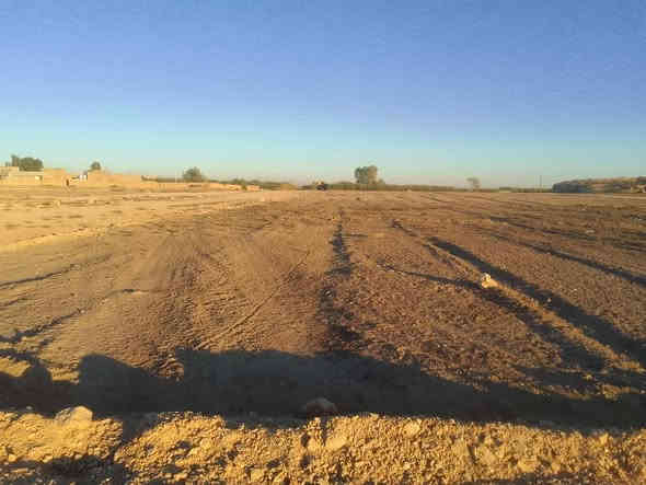 قطعه مروسه مع سياره سعر 9مليون دينار مساحه 500متر مربع منطقه شارع مطار قطعه ركن ***********
