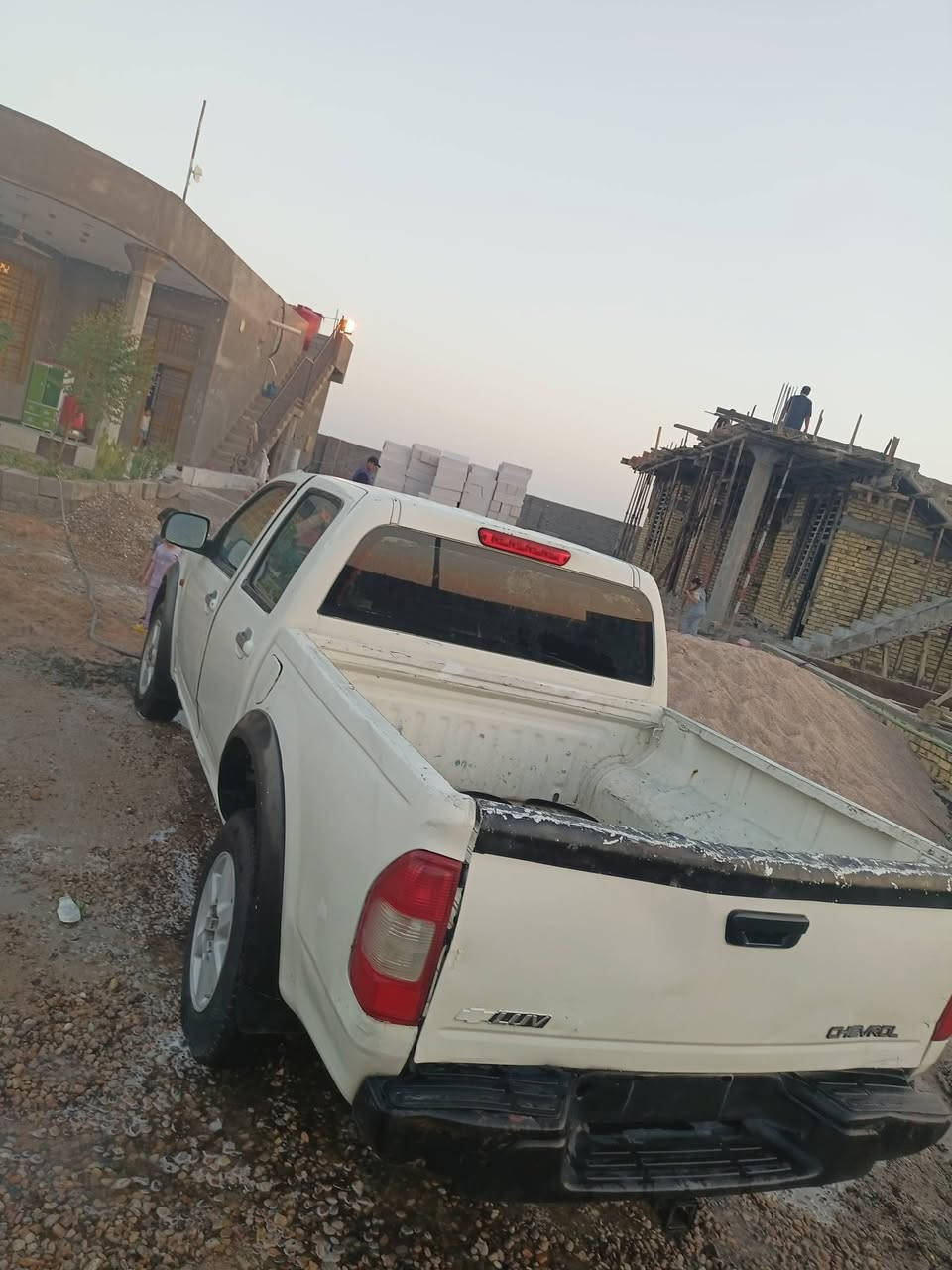 لوف للبيع موديل 2005 مزاد بغداد محرك بنزين محرك متسوبيشي الشد جديد ***********
