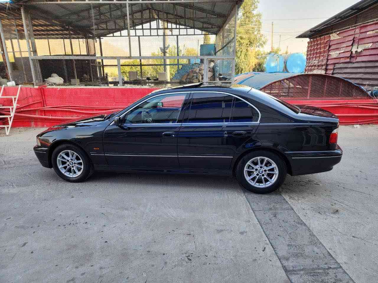 بيئم  سه قه ر مؤديل ٢٠٠٢ مه كينه ٥٢٥ ده بل ديجيتال
سه ياره كه  سلايته كوشن جلدو هيته ره  سيدى بؤكس 
هه مووگيانى به شه رته بؤجوانوو خاوئينى سه ياره كه مه پرسه لؤك لؤكه مه نه فيستى ئه سلى خؤى له گه له
*********** ڤايبه ر وه تس ئاپيشى له سه ره رانية, السليمانية
