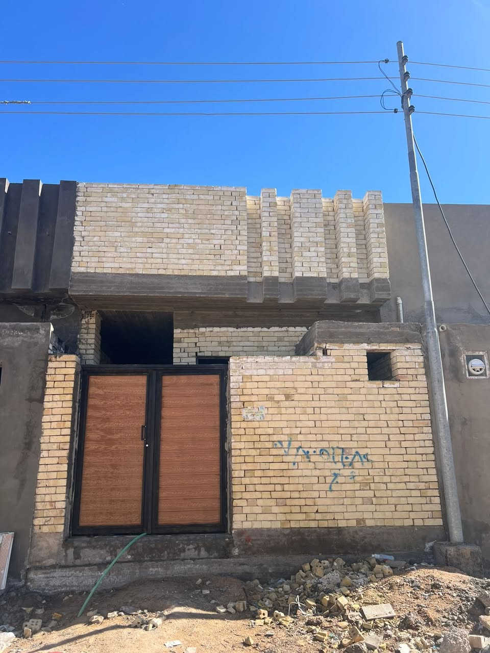 هيكل للبيع قرب شارع قنبر شارع10 رقم العقار 51015 الستفسار ***********
