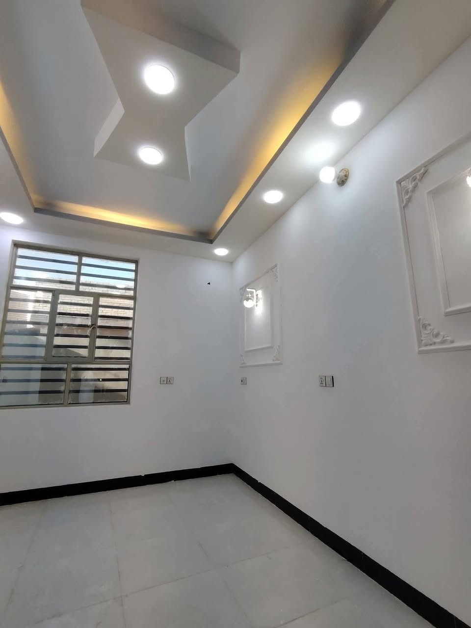 رهن رهن المده سنه وقابل للتجديد
المساحه 110 غرفتين
السعر 18قفل قريب للشارع العام وبيت جاهز ***********
