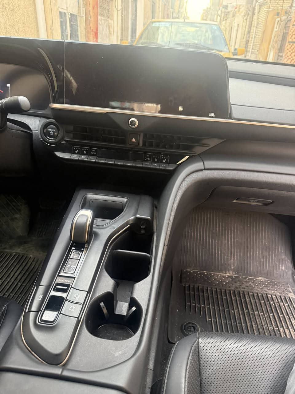 تويوتا كراون ( مليكة) ٢٠٢٣
TOYOTA CROWN 2023
-:Limited مواصفات
واحد ع واحد
بصمة
نظام المفتاح الذكي
تبريد المقاعد
شاشة
مثبت السرعة
شاحن لاسلكي
تدفئة المقاعد
المصابيح الأمامية لي
الكاميرا الخلفية
رادار ٣٦٠ درجة
مستشعر وقوف
تدفئة مقود القيادة
إغلاق الأبواب الناعم
فول تحكم ستيرن
لوحة قيادة الكتروني
مانع للانزلاق
هاند بريك بصمة
اوتو هولد
JBL سماعة
سقف شيشة
تبريد مركزي رادار جانبي
ماشية 40 الف كيلو 
V4 (2.5) engine
Hybrid
السيارة وار امريكي
حادثهه بنيد وجاملغ 
***********
السعر /240 وبيها مجال
