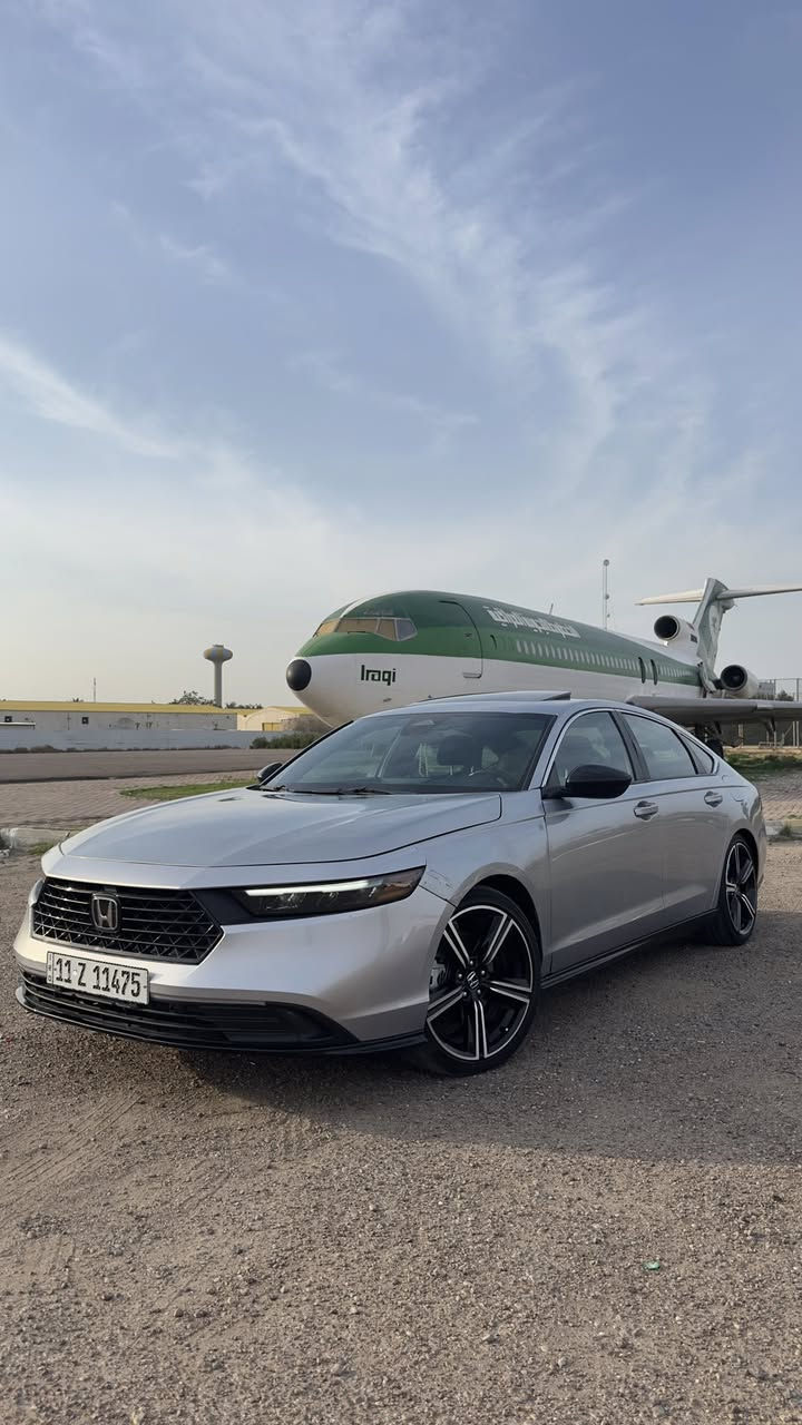 السلام عليكم
هوندا اكورد هايبرد_(2024) فئة-sport

عدد المسافه  40 

• المحركhybrid  

المواصفات:

•تشغيل عن بعد

•فتحه

• كاميرا خلفية

• كراسي السايق كهرباء

• رادار امامي

•نقطة عمياء

• مانع تصادم 

• تصحيح مسار

• شفتات بالستيرن

• مثبت سرعة

• دخول ذكي 

• إنارة ترحيبية

• هندبريك كهرباء

•لايت عدسات زينون

• نظام اوتو لايت Auto

• لايت العالي زنون 

• أوامر صوتية

• 4 أنظمة قيادة (eco, ev, sport, individual)

.ايرباك طاك 

.سيارة نضيفة وحلوة يحتاجلها ترتيب بسيط ينزل من سعرها 

.صبغ قطعة وحدة البنيد امبدل والجاملاغات نفسهن متعدلات بس تعديل يحتاجله ترتيب 
.مكانهة بغداد العامرية
***********
