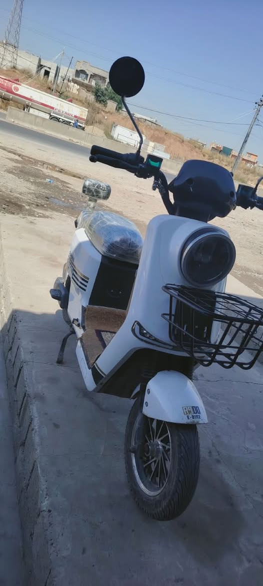 ماطور شحن R900 ماطور جديد بشكل
سعر الماطور 600 وبي مجال شي قليل 
شرط انطي من التاير لل تاير ماامبدل بي كلشي ماطور نضيف شركه الماطور RAYAN سرعة 80 حقيقي 
3 نمر 5 باتريات بي R بك شاحنه اصليه بصمه 2 الماطور تشوفو وجه بوجه


**إذا كنت صاحب هذا الإعلان وتريد حذفه لأي سبب، رجاءا أرسل رسالة إلى الدعم الفني**