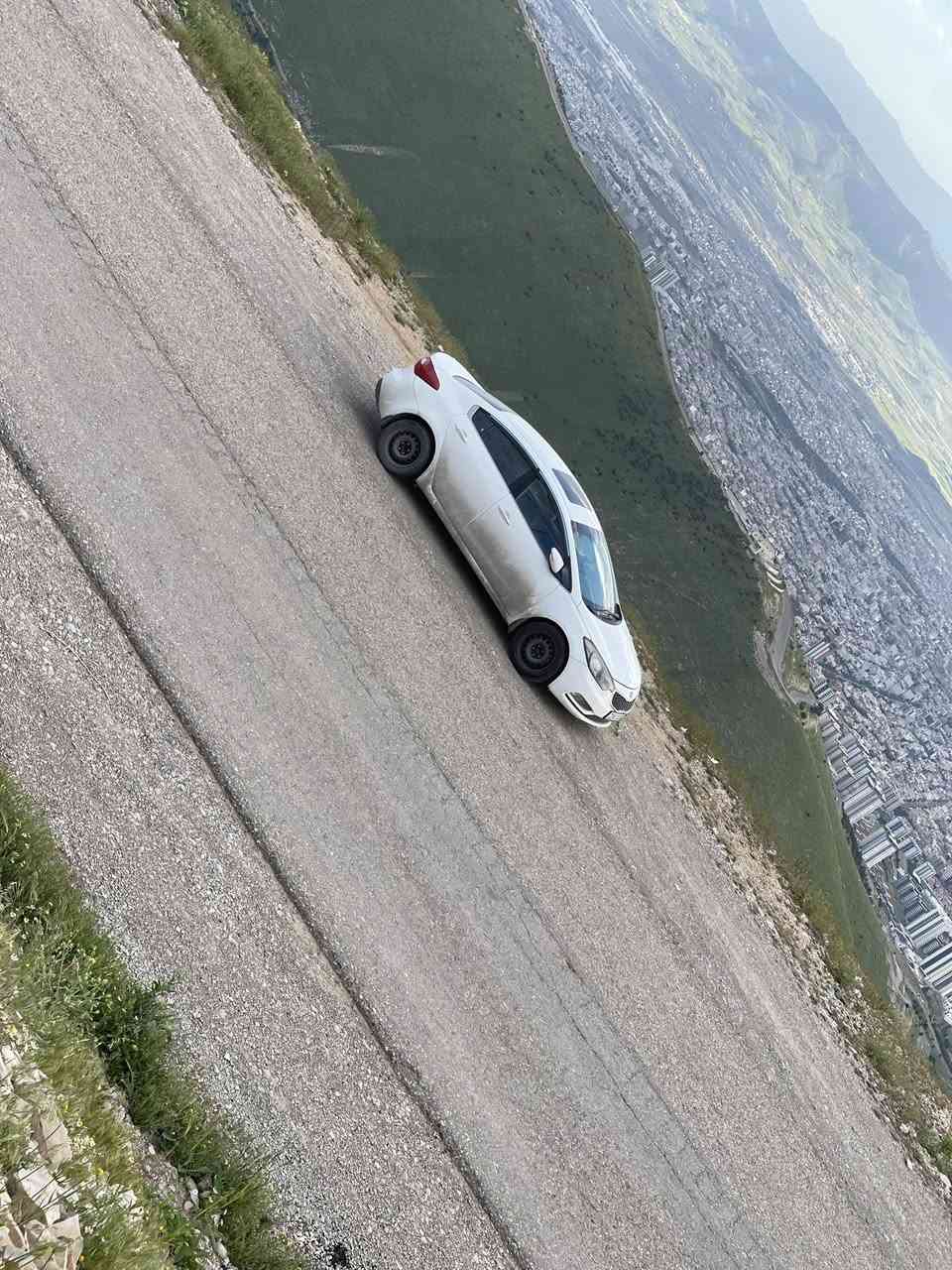 السلام عليكم
سيارة سيراتو خليجي موديل 2014 للبيع، لون أبيض بحالة جداً نظيفة، 

✔️ محرك ١٦٠٠  وناعم
✔️ تبريد ممتاز 
✔️ صدر جديد 
✔️ صالون مرتب
✔️ السيارة جاهزة ملاحضات بسيطة 

📍الموقع: بغداد – الغزالية
💰السعر:١٠٨ قابل للتفاوض


**إذا كنت صاحب هذا الإعلان وتريد حذفه لأي سبب، رجاءا أرسل رسالة إلى الدعم الفني**