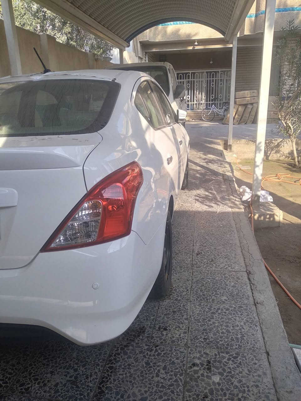 سلام عليكم نيسان صني ٢٠٢٥ ماشيه ٢٠٠٠ تحكم ستيرن جهتين تبريد قطعتين كامره خلفيه باسم شركه داخل بيجي  رقمي***********
