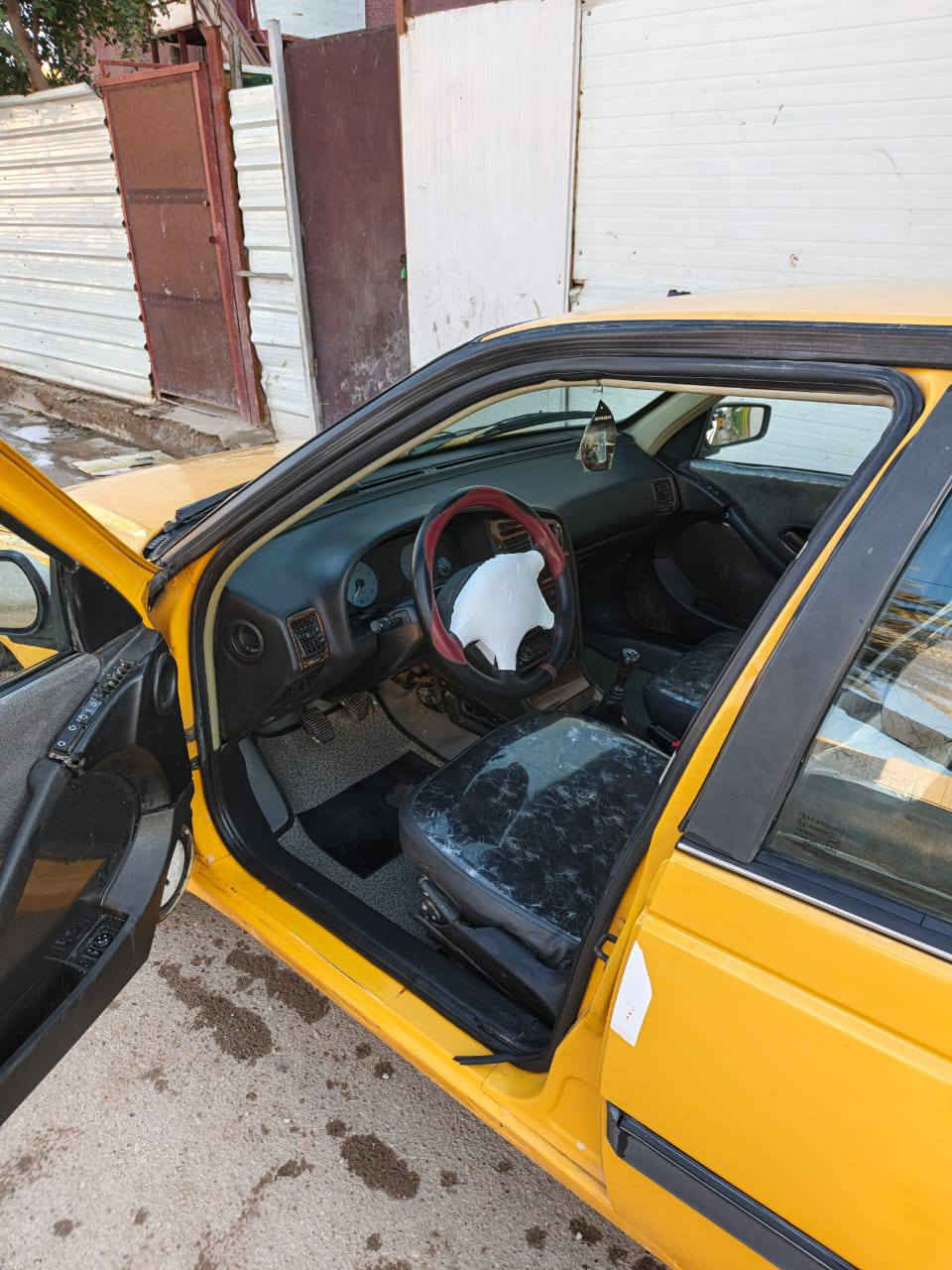 السلام عليكم
بيجو بارص 2015 للبيع السعر 43 بيها مجال بسيط 
للاستفسار ***********
