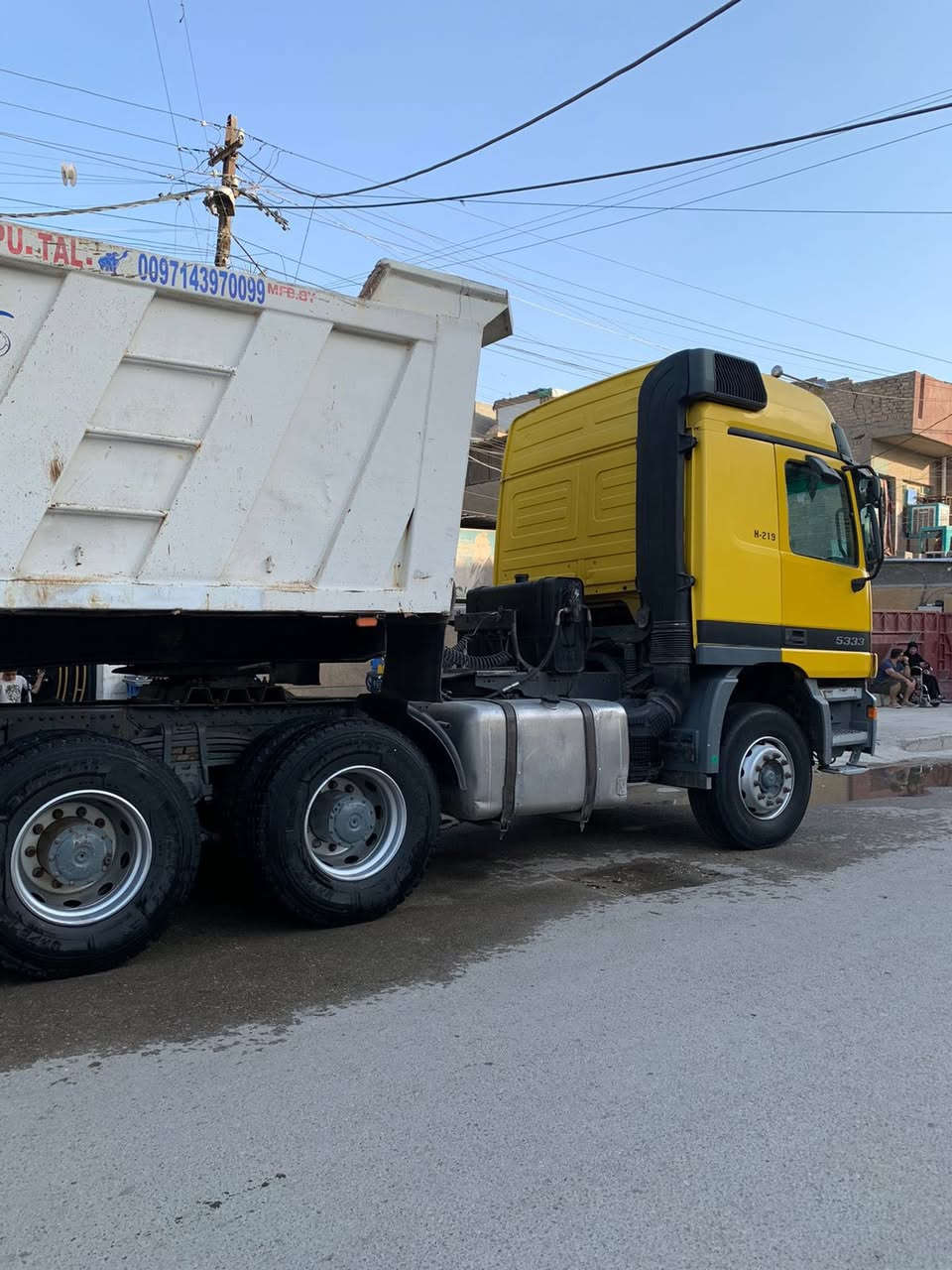 السلام وعليكم اكتروس 2002للبيع حجم3353مربوطه قلاب ٣محاور عربانه اماراتيه2009 مكينه جديده كير جديد تخم تايراستفسار***********
