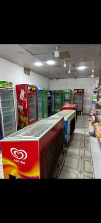أسواق البيع مساحته 250 متر 13عارضه السعر 16 مليون بي مجال رقم الهاتف 0...