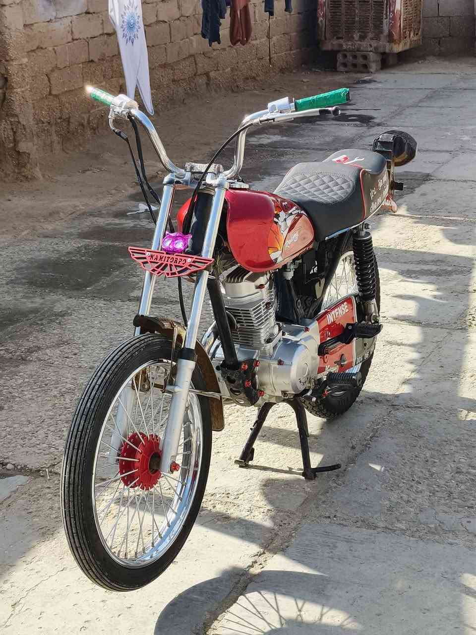 سلام عليكم دراجه انتنس كلك موديل 25 للبيع السعر 600وبيه مجال قليل مكاني دوانيه دغاره رقمي ***********
