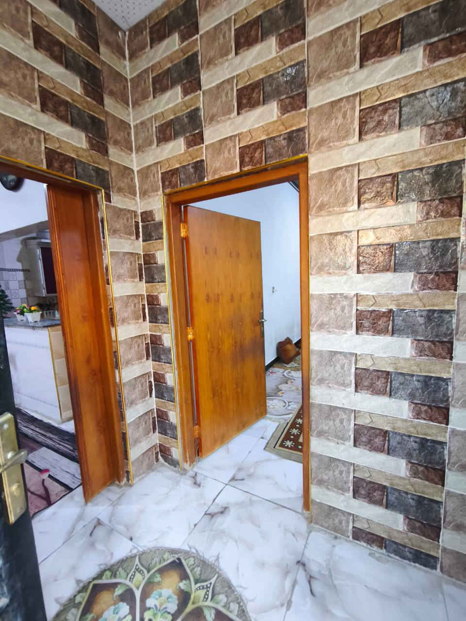 اسعد الله اوقاتكم بكل خير 🔷 
يتوفر بيت البيع المساحه 220متر طابو زراعي عراقي وكاله ونسخه من الطابو ◼️
طبعن البيت تحفه ما شاء الله 🛑
طبعن البيت يحتوي علا 
2قرف منام 
صاله
ديوان 
مطبخ 
كراج حديقه 
وصحيات داخلي وخارجي 🛑 
موقع البيت البصره ابو. الخصيب. شارع ابو كوصره 🔷
سعر البيت 86اوبي مجال 💸 
بلاش الاستفسار والاتصال علا 
***********
***********
