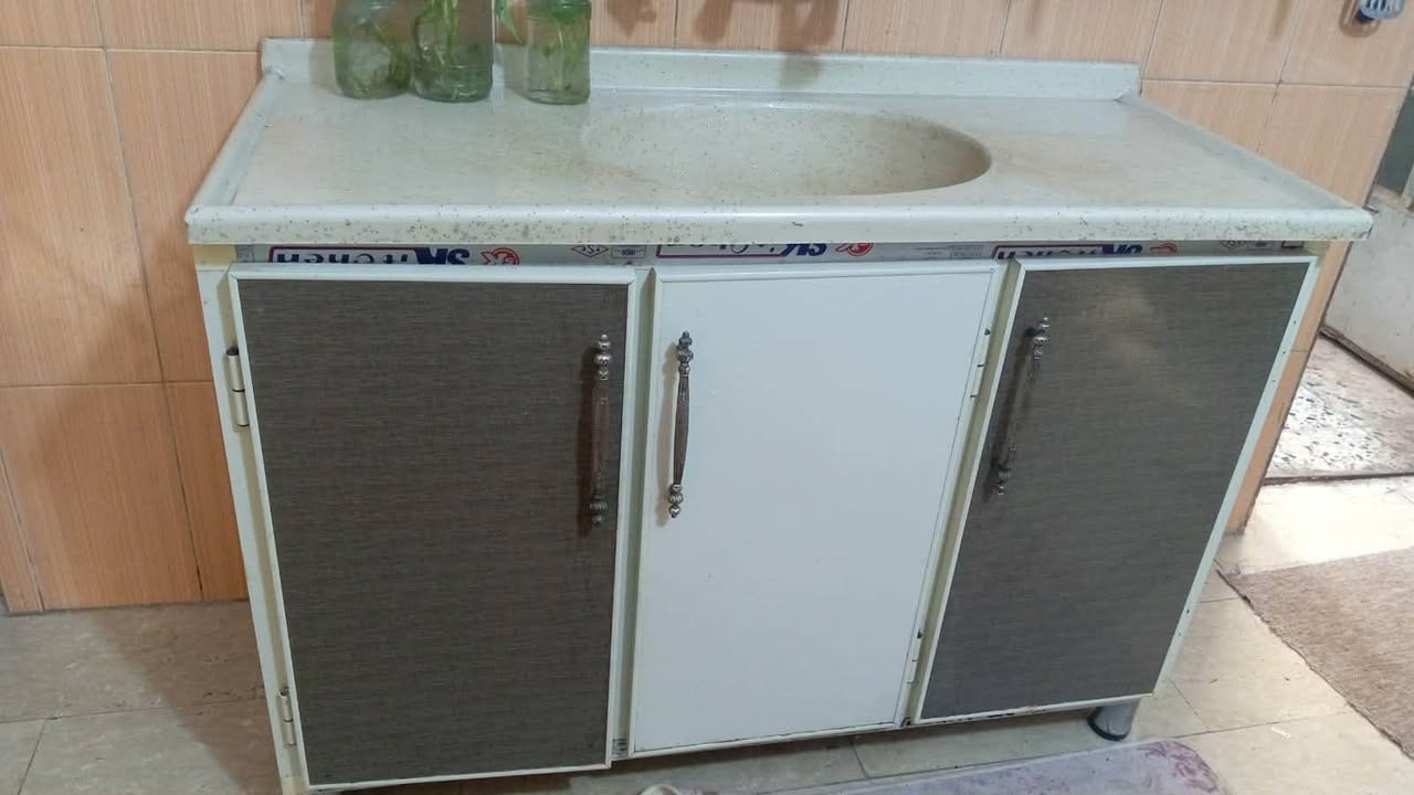 كاونتر نضيف فقط ضرره الضربه مال باب السعر200بي مجال العنوان كفائات السيديه


**إذا كنت صاحب هذا الإعلان وتريد حذفه لأي سبب، رجاءا أرسل رسالة إلى الدعم الفني**