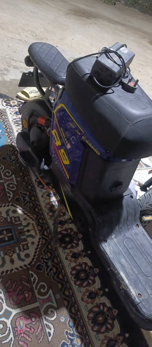 دراجه ار 9 خمس بطاريات ملف 1500 من رقم *********** واتساب باتريات 33 امبير شاومي
