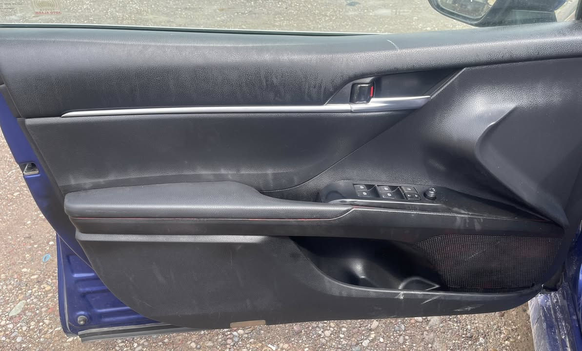 كامري موديل 2018 امريكي فئة  (Le) ضرر بوند + رؤؤس الجاملغات الأمامية مسافة شبر شبر..والسقف مرشوش فقط رش بدون معجون او تصليح اثر لاصق(ستيكر) انطي بي ضمان والسيارة مكفول السقف والتكم كفالة عامة مشروطة..
وصور الحادث موجودة بالصور والسونار موجود...السيارة رقم بغداد مشروع وطني /الشرعي موجود بالشرقاط..تحويل مباشر بتكريت او اي محافظة...تبريد+ تدفئة شغال..صدر امامي خلفي بحالة ممتازة...فقط تحتاج زوج تايرات خلفية..
السعر المطلوب /148 وبي مجال قليل حق الجية والمعاملة..
للأستفسار:
***********
***********
مكان السيارة الشرقاط..
اتصل وتدلل خاص اعتذر ماجاوب👋
