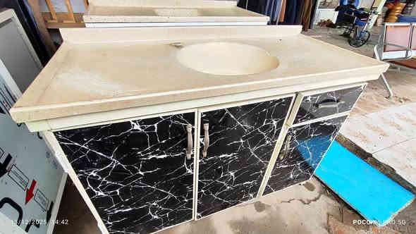 متوفر اغراض مستخدم و متوفر قنفات للبيع 
تلول ناصر الشارع العام قرب مفرق الشويرات 
للاستفسار مراسلة الصفحه او الاتصال ***********
واتساب ***********
