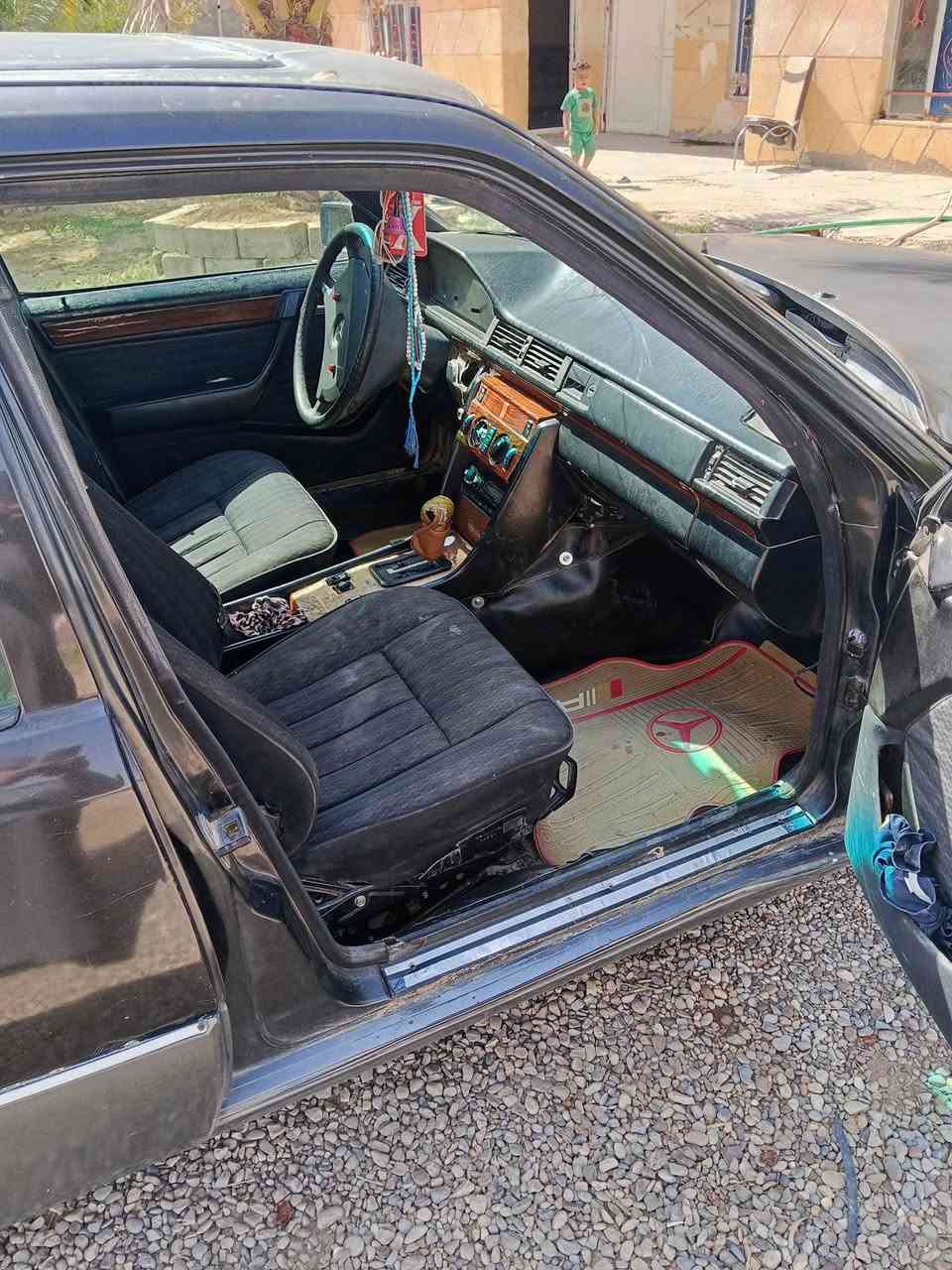 سلام عليكم مارسدس دب موديل 92  للبيع محرك بطه 3000 رقم بقداد سنويه بسمي ثاني يوم تحويل سعر46 وبيه مجال
***********
